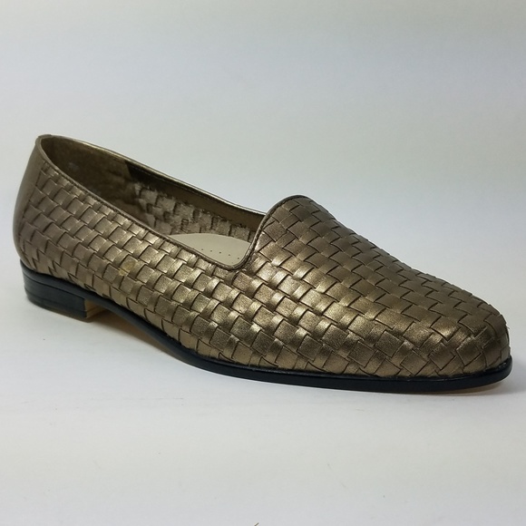 SOLD on Another Site TROTTERS Liz Leather Loafers - Picture 1 of 8